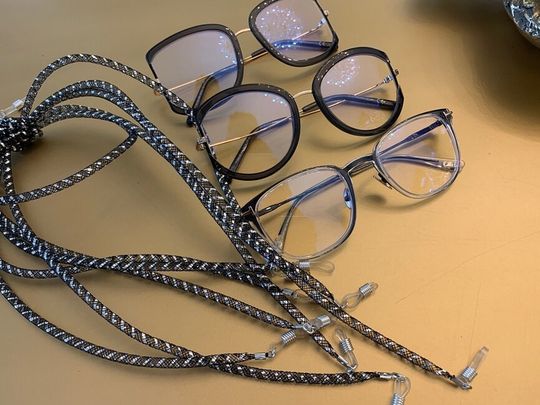 šnurka na brýle silver